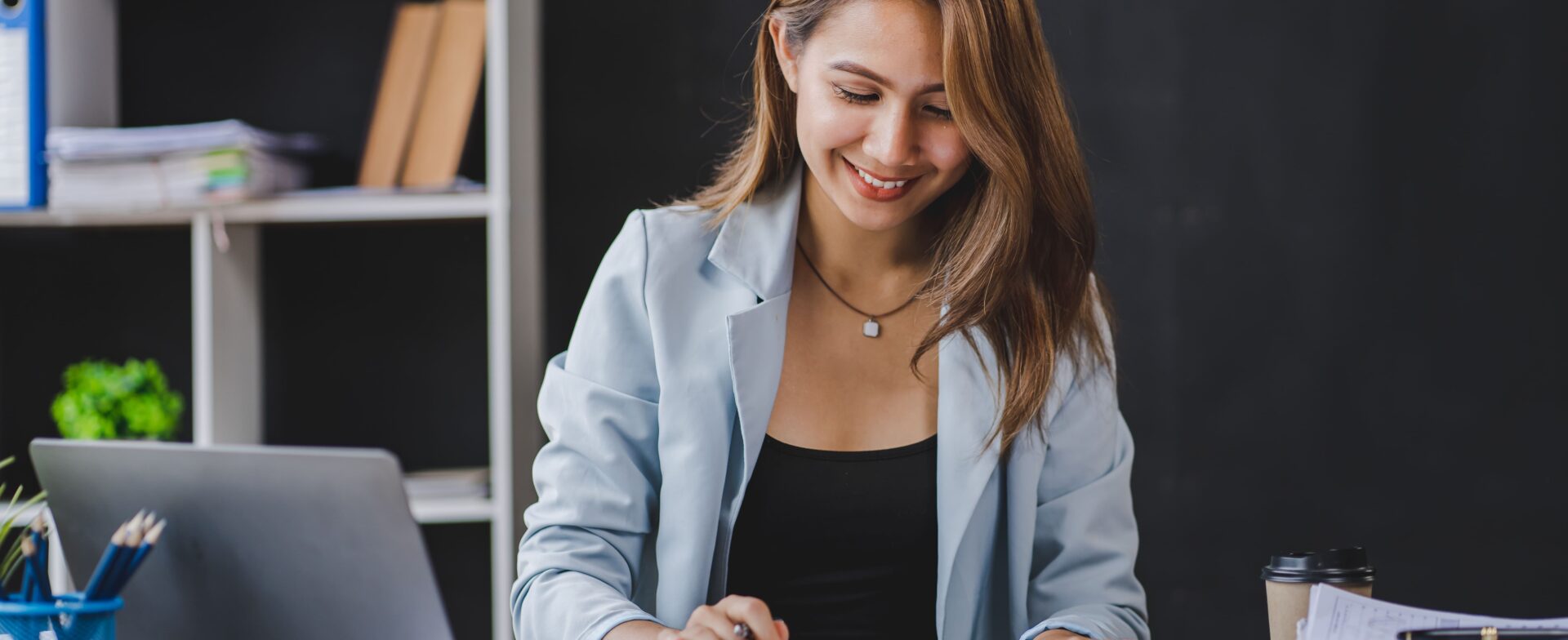 Optimizando el Control Financiero: Comprendiendo la Auditoría Interna y Externa en Colombia